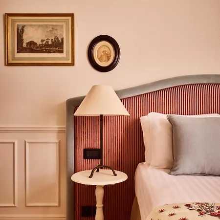 Hotel Maison Monceau 4*