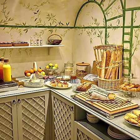 Maison Monceau Отель 4*
