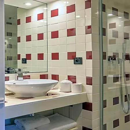 Maison Monceau Отель 4*