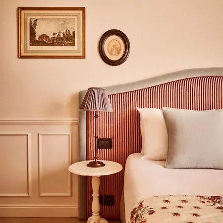 Maison Monceau Hotel 4*